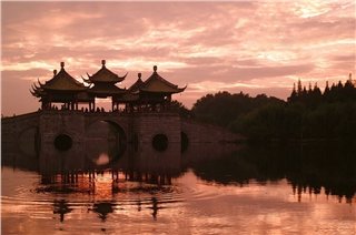 Historical Nanjing and Elegant Gardens of Yangzhou Tour