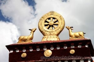 The Temple is surrounded by Barkhor Street and thronged with pilgrims and visitors. 