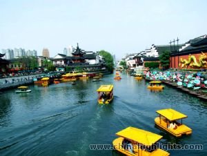 The sight of Qinhuai River in nowadays,its busy The sight of Qinhuai River in nowadays,its busy